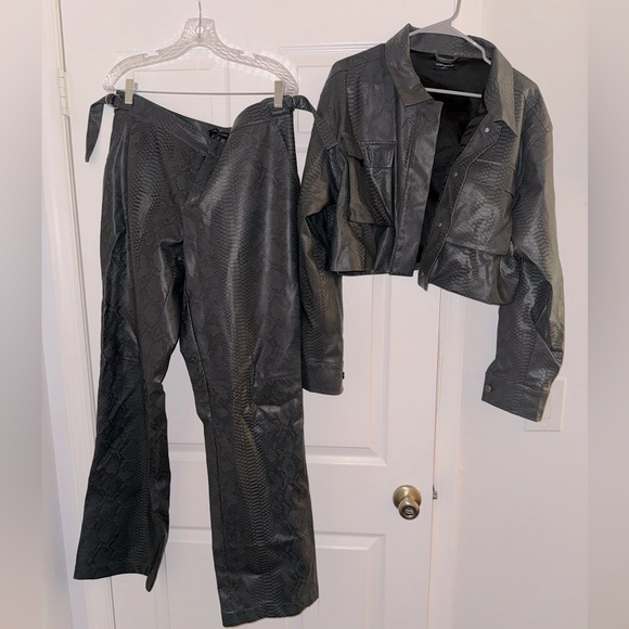 Snakeskin Leather Matching Set - Picture 1 of 10